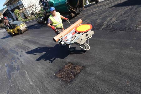 ASFALTIRANJE DOLENJE JEZERO 05 FOTO LJUBO VUKELIČ